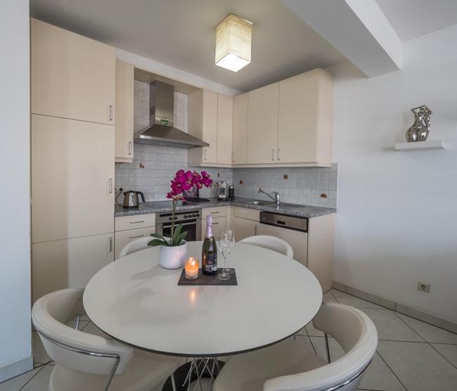 Luxury Penthouse Apartment With 3 Balconies -2 Bedrooms -Petrus View & Parking 卢森堡 外观 照片